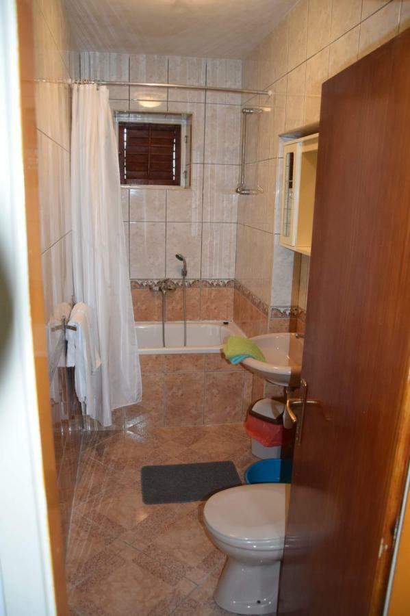 Apartman Linda Baška Voda Exterior foto