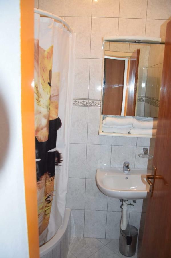 Apartman Linda Baška Voda Exterior foto