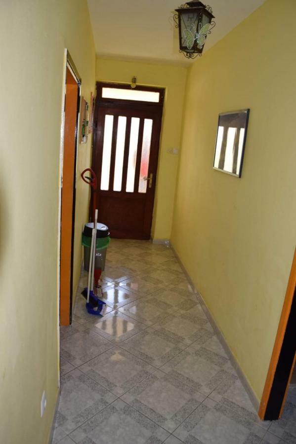 Apartman Linda Baška Voda Exterior foto