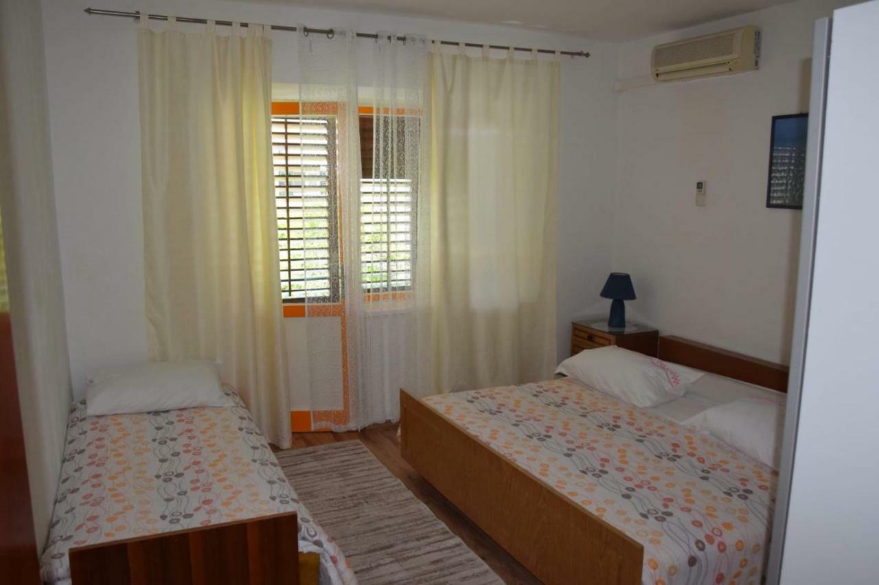 Apartman Linda Baška Voda Exterior foto